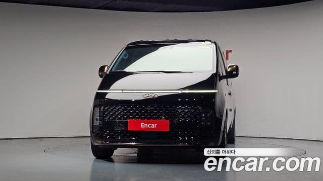 Hyundai Staria 2023 — Фото 3/20