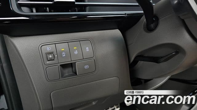 Hyundai Staria 2023 — Фото 15/20