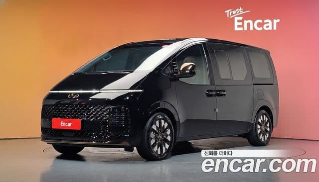 Hyundai Staria 2023 — Фото 1/20