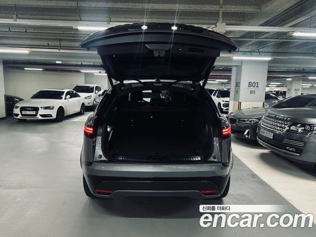 Land Rover Range Rover Velar 2025 — Фото 4/20