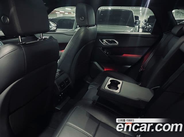 Land Rover Range Rover Velar 2025 — Фото 7/20