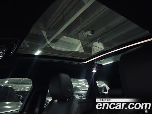 Land Rover Range Rover Velar 2025 — Фото 8/20