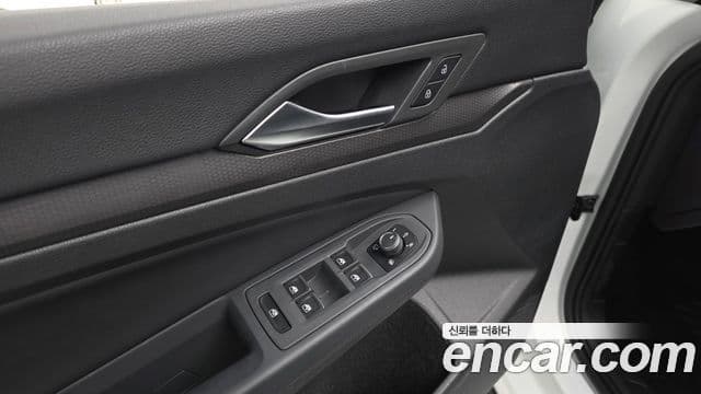 Volkswagen Golf 2024 — Photo 18/41