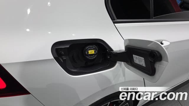 Volkswagen Golf 2024 — Photo 34/41