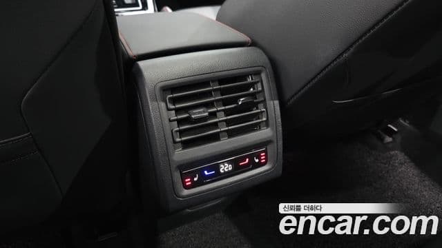 Volkswagen Golf 2024 — Photo 24/41
