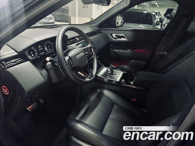 Land Rover Range Rover Velar 2025 — Фото 8/20