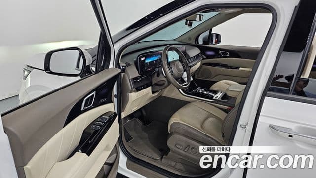 Kia Carnival 2021 — Фото 8/20