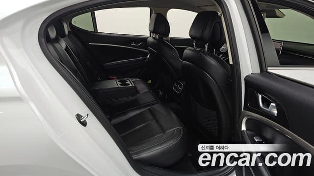 Genesis G70 2022 — Şəkil 19/33