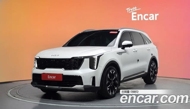 Kia Sorento 2023 — Фото 1/20