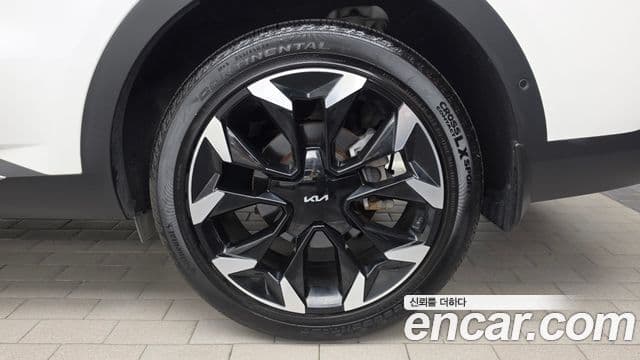 Kia Sorento 2023 — ფოტო 28/36