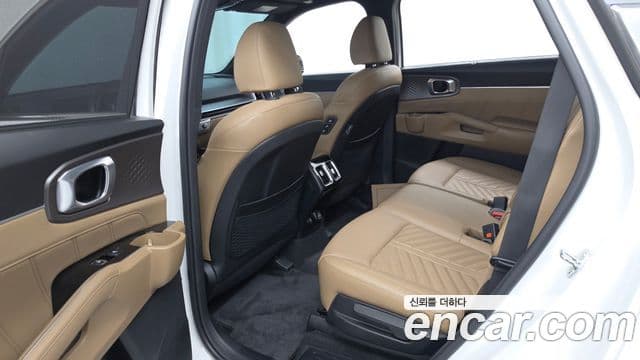 Kia Sorento 2023 — ფოტო 35/36
