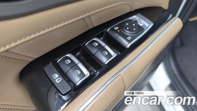 Kia Sorento 2023 — ფოტო 16/36