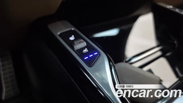 Kia Sorento 2023 — ფოტო 18/36