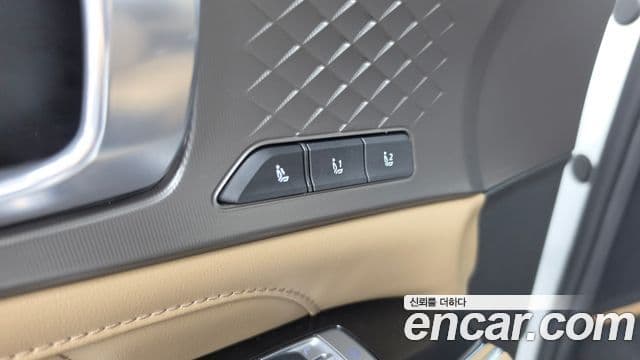 Kia Sorento 2023 — ფოტო 21/36