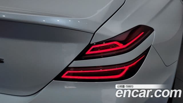 Genesis G70 2022 — Şəkil 17/32
