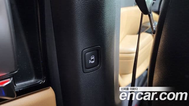 Kia Carnival 2021 — Фото 17/20
