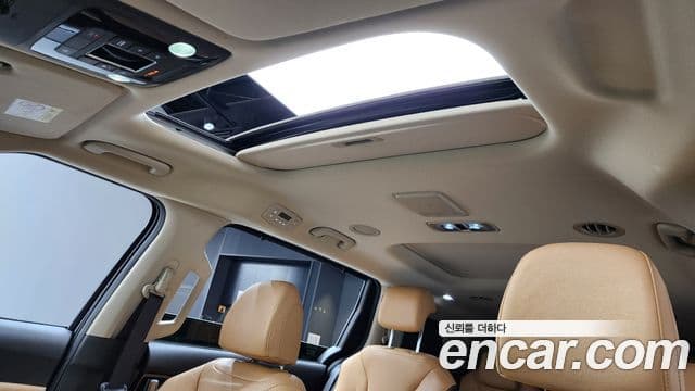 Kia Carnival 2021 — Фото 18/20