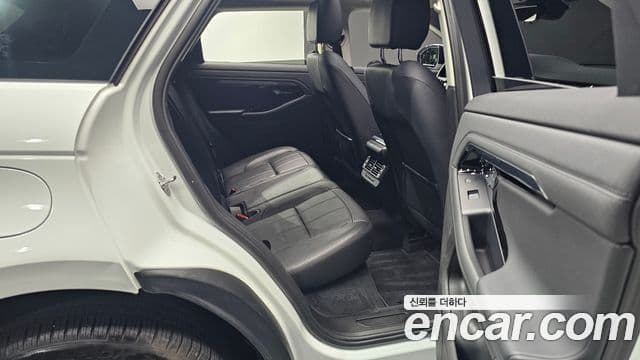 Land Rover Range Rover Evoque 2022 — Фото 11/20