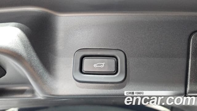Land Rover Range Rover Evoque 2022 — Фото 18/20