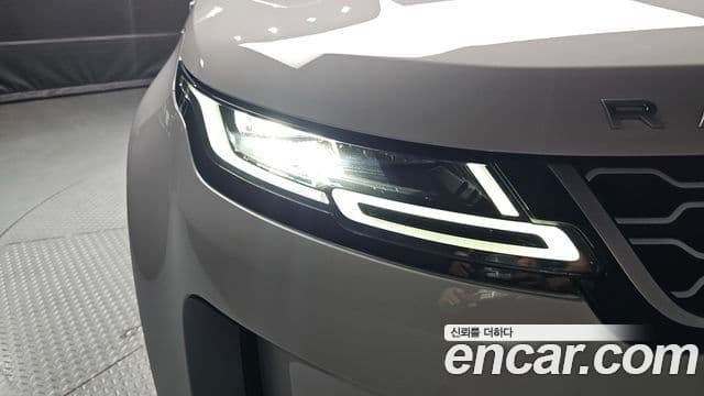 Land Rover Range Rover Evoque 2022 — Photo 1/35