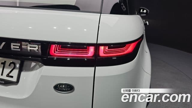 Land Rover Range Rover Evoque 2022 — Photo 9/35