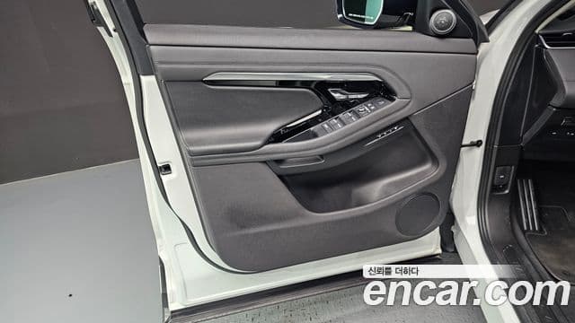 Land Rover Range Rover Evoque 2022 — Photo 27/35