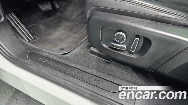 Land Rover Range Rover Evoque 2022 — Photo 20/35