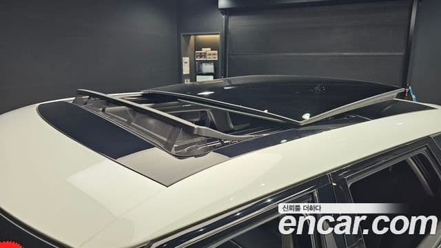 Land Rover Range Rover Evoque 2022 — Photo 2/35