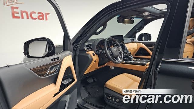 Lexus LX 2025 — Photo 20/39