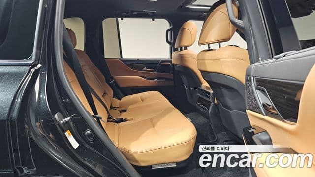 Lexus LX 2025 — Photo 33/39