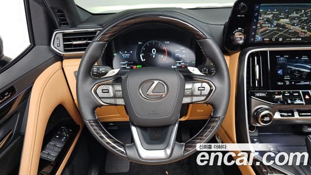 Lexus LX 2025 — Photo 23/39