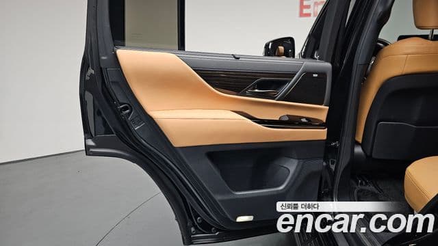 Lexus LX 2025 — Photo 38/39