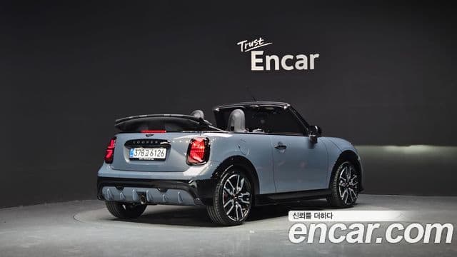 Mini Cooper S Convertible 2026 — Фото 2/20