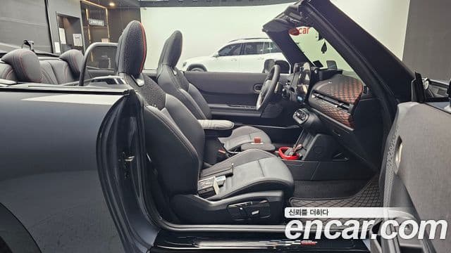 Mini Cooper S Convertible 2026 — Şəkil 26/30