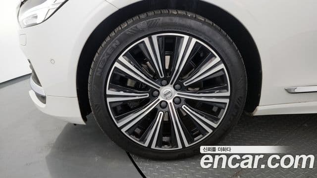 Volvo S90 2021 — ფოტო 18/20