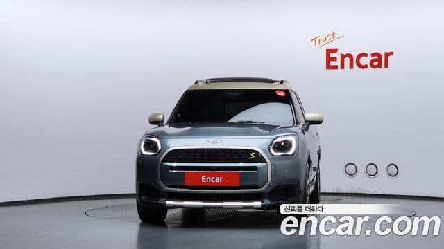 Mini Cooper Countryman Electric 2025 — Photo 8/34