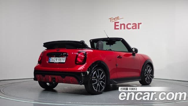 Mini Cooper S Convertible 2025 — Фото 2/20