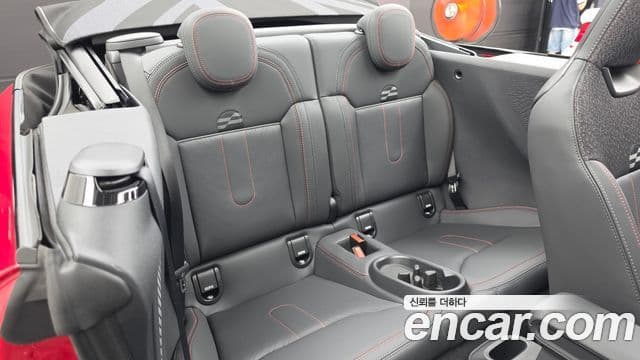 Mini Cooper S Convertible 2025 — Фото 12/20