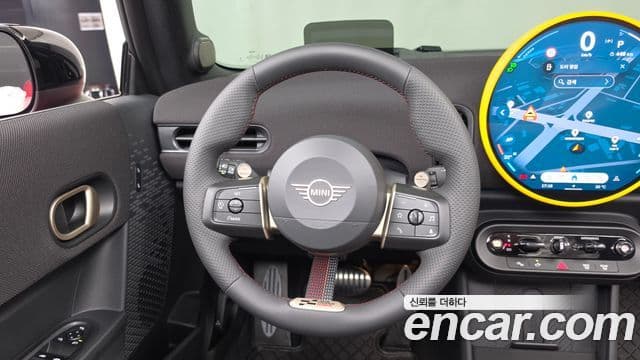 Mini Cooper S Convertible 2025 — Фото 13/20