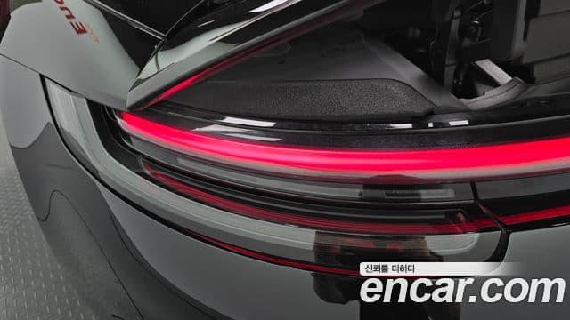 Porsche 911 2023 — Şəkil 12/30