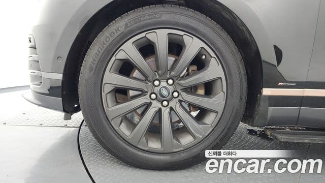 Land Rover Range Rover Velar 2018 — Photo 6/20