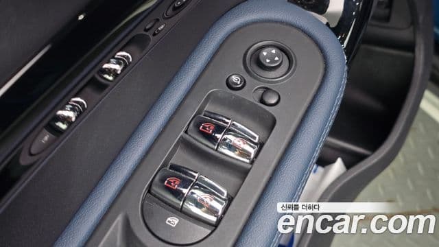Mini Cooper SD Countryman 2020 — Şəkil 28/34