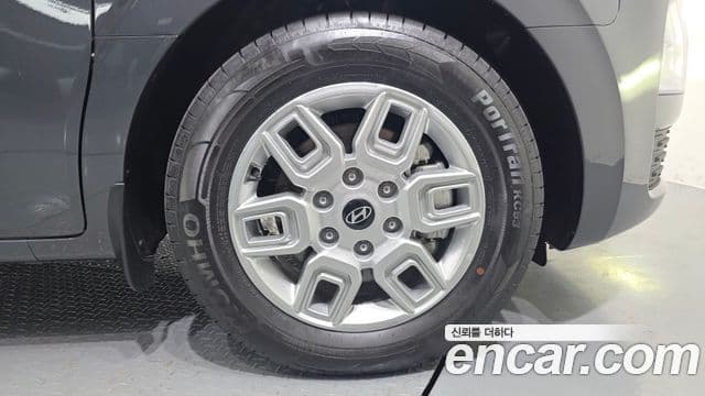 Hyundai Staria 2026 — Photo 7/33