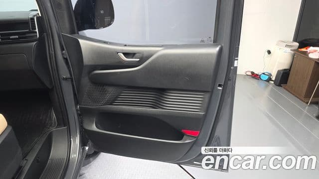 Hyundai Staria 2026 — Photo 30/33