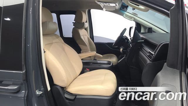Hyundai Staria 2026 — Photo 19/33