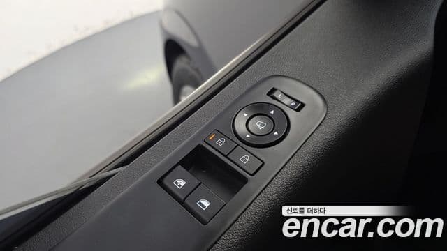 Hyundai Staria 2026 — Photo 27/33