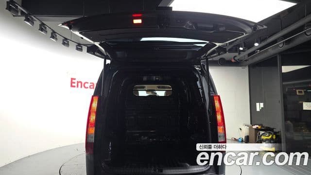 Hyundai Staria 2026 — Photo 33/33