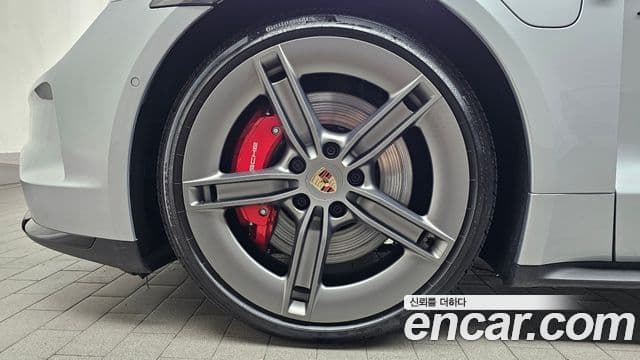 Porsche Taycan 2026 — ფოტო 20/32