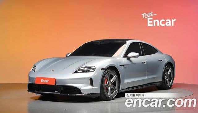 Porsche Taycan 2026 — ფოტო 16/32