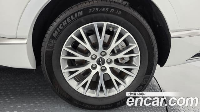 Genesis GV80 2023 — ფოტო 25/35